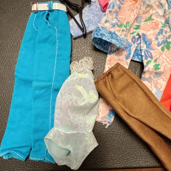 Barbie clothes and accessories - Picture 5 of 5